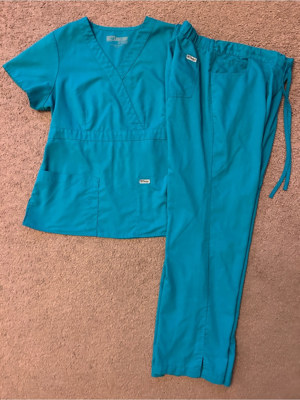 Grey's Anatomy Women’s Teal V-Neck Scrub Top with Drawstring Pants Size M